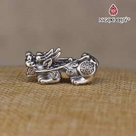 Charm bạc tỳ hưu họa tiết xỏ ngang - Ngọc Quý Gemstones
