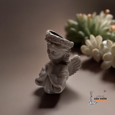 Chậu Đất Nung Hình Thiên Thần Chấp Tay