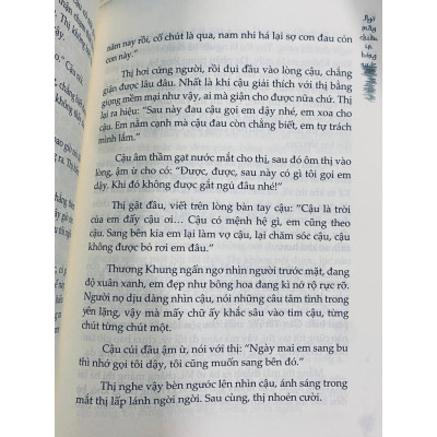 Sách - Ngỡ Mây Chiều In Bóng Nước - Bách Việt