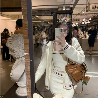 Set Len 3 Món Áo Khoác Cardigan Khóa Kèm Áo 2 Dây Crotop Mix Chân Váy Ôm