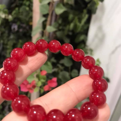Vòng Tay May Mắn Đá Mã Não Đỏ Đậm Đẹp  size 10mm 18 Hạt  Nữ mạng Hỏa mạng Thổ ạ Màu Đỏ là màu Chiến Thắng ạ