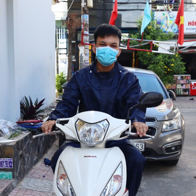 Áo quần đi mưa  vải dù cao cấp dùng cho nam và nữ  size  3XL  từ 65kg  -  80kg  , chống thấm nước , dày , có túi đựng , nhỏ gọn dễ mang theo mọi nơi phù hợp cho nam và nữ 