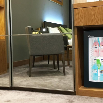 TỦ MINIBAR WELWWAY 40L - CỬA KÍNH - HÀNG CHÍNH HÃNG