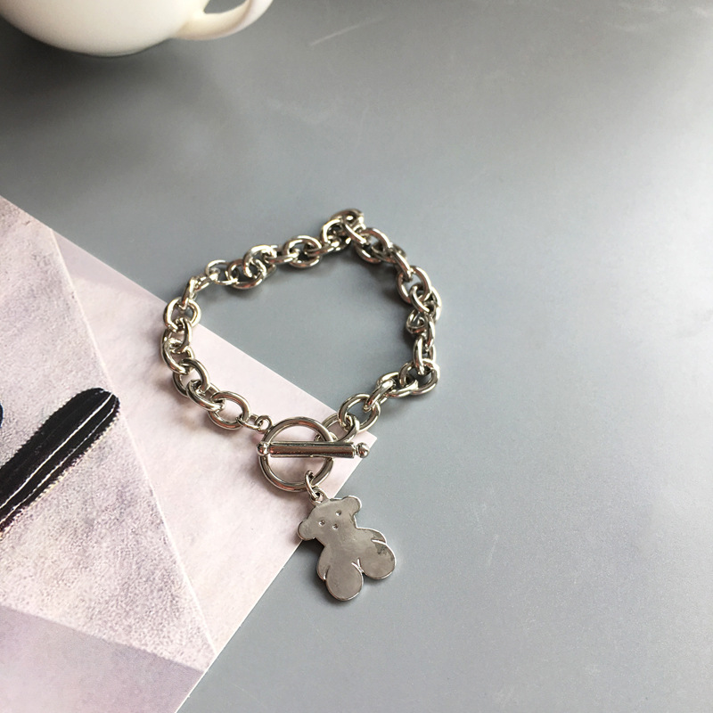 Vòng tay lắc tay gấu đẹp thời trang xu hướng unisex cá tính