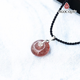Mặt dây chuyền đá thạch anh dâu 1.3cm mệnh hỏa,thổ - Ngọc Quý