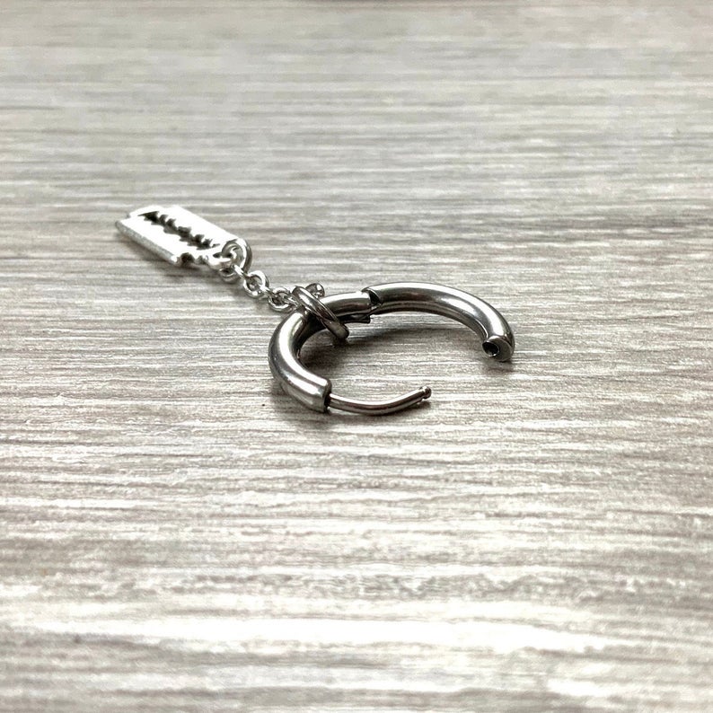 Bông tai hot hit xích thả dao tem cực truất unisex