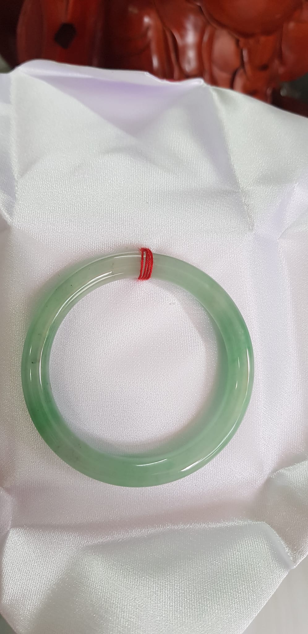 Vòng Tay Nữ đá ngọc cẩm thạch tự nhiên A TR Lý SAO 52mm Size Vòng 52mm x 7,8mm màu Trắng xanh lý 2 bên bóng đẹp Nữ 51kg - 56kg đeo đẹp ạ Món Quà Ý nghĩa Anh Chị tặng Mẹ, Vợ, người thân yêu ạ