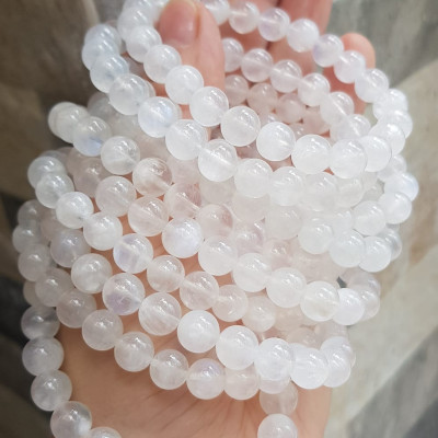 Vòng tay phong thuỷ may mắn moon trắng tự nhiên 8mm hay đá ánh trăng trắng trong bóng đẹp size vòng hạt 8mm màu trắng trong sáng tươi đẹp chuẩn hợp nữ mệnh kim mệnh thuỷ đeo ạ
