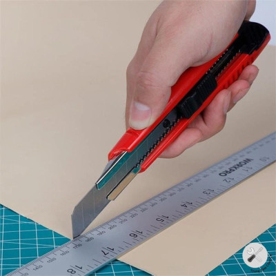 Dao rọc giấy bằng nhựa, chiều rộng lưỡi dao 18mm Workpro WP212013