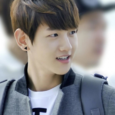 Bông tai nam châm tam giác 9mm BNC17 (Màu đen)