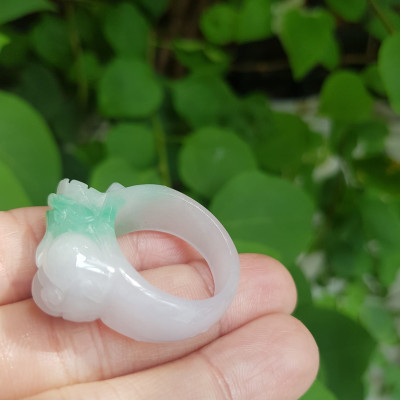 Nhẫn Tỳ Hưu Mới Nam Ni 20mm  Đá Cẩm Thạch Tự Nhiên Trắng Xanh Ngọc Bóng Đẹp  Size Nhẫn đk 20mm x bản 12mm ạ