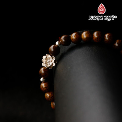 Vòng tay trầm tốc phối charm bạc hoa sen hạt 6mm - Ngọc Quý Gemstones