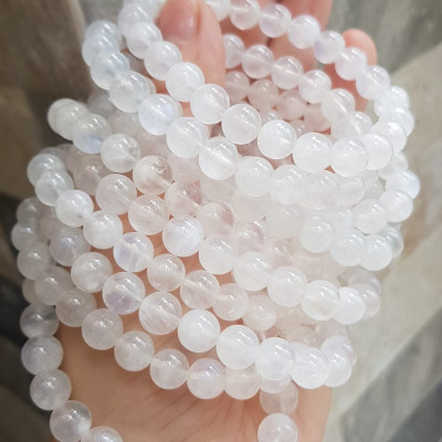 Vòng tay phong thuỷ may mắn moon trắng tự nhiên 8mm hay đá ánh trăng trắng trong bóng đẹp size vòng hạt 8mm màu trắng trong sáng tươi đẹp chuẩn hợp nữ mệnh kim mệnh thuỷ đeo ạ