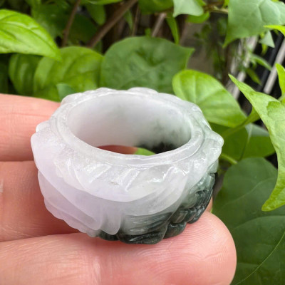 Nhẫn Rồng Nam Ni 21mm Cao 13mm Dầy 5mm Cẩm Thạch màu màu trắng xanh đậm phía dưới đẹp ạ