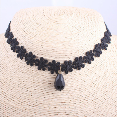 Vòng cổ choker V12 dây hoa đính hạt đen