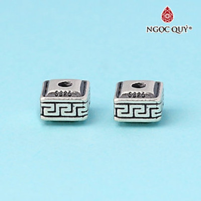 Charm bạc xỏ ngang hình lập phương họa tiết - Ngọc Quý Gemstones