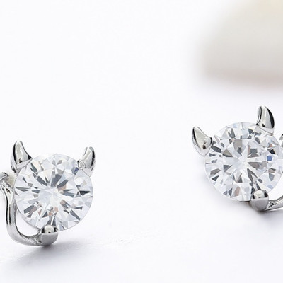 Bông tai S925 một hạt đá trắng nhỏ xinh