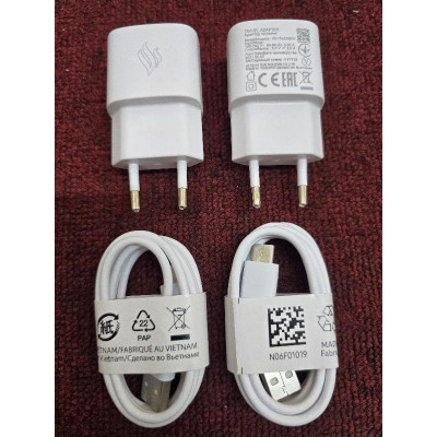 Bộ Sạc 5V - 2A và Bộ Sạc nhanh 18W Vsmart Zin New Chính Hãng Cam Kết _ dùng chung cho các dòng máy