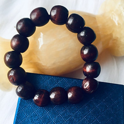 Combo Vòng Tay phong thủy  VÂN GỖ ĐÀN HƯƠNG, khắc mờ hình Phật Quan Âm, Kèm hộp đựng lót nỉ sang trọng