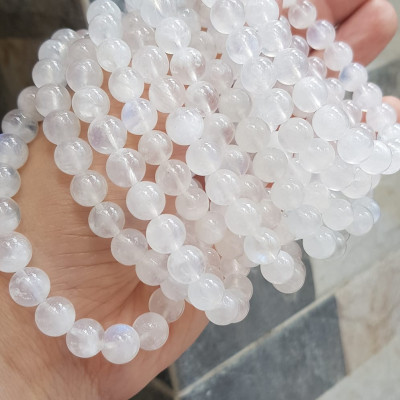 Vòng tay phong thuỷ may mắn moon trắng tự nhiên 8mm hay đá ánh trăng trắng trong bóng đẹp size vòng hạt 8mm màu trắng trong sáng tươi đẹp chuẩn hợp nữ mệnh kim mệnh thuỷ đeo ạ