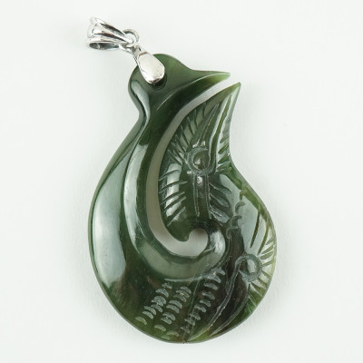 Mặt Dây Chuyền Kiểu Móc Câu Đá Ngọc Bích Nephrite Thiên Nhiên