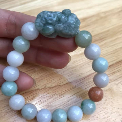 Chiếc Vòng Tay Nữ Tỳ Hưu Phong Thủy Đá Cẩm Thạch tỳ hưu tự nhiên  Size vòng 10mm Màu Xanh Màu Đậm Nhạt  bóng đẹp  Nữ mệnh thủy mộc hỏa đeo tay đẹp lắm ạ