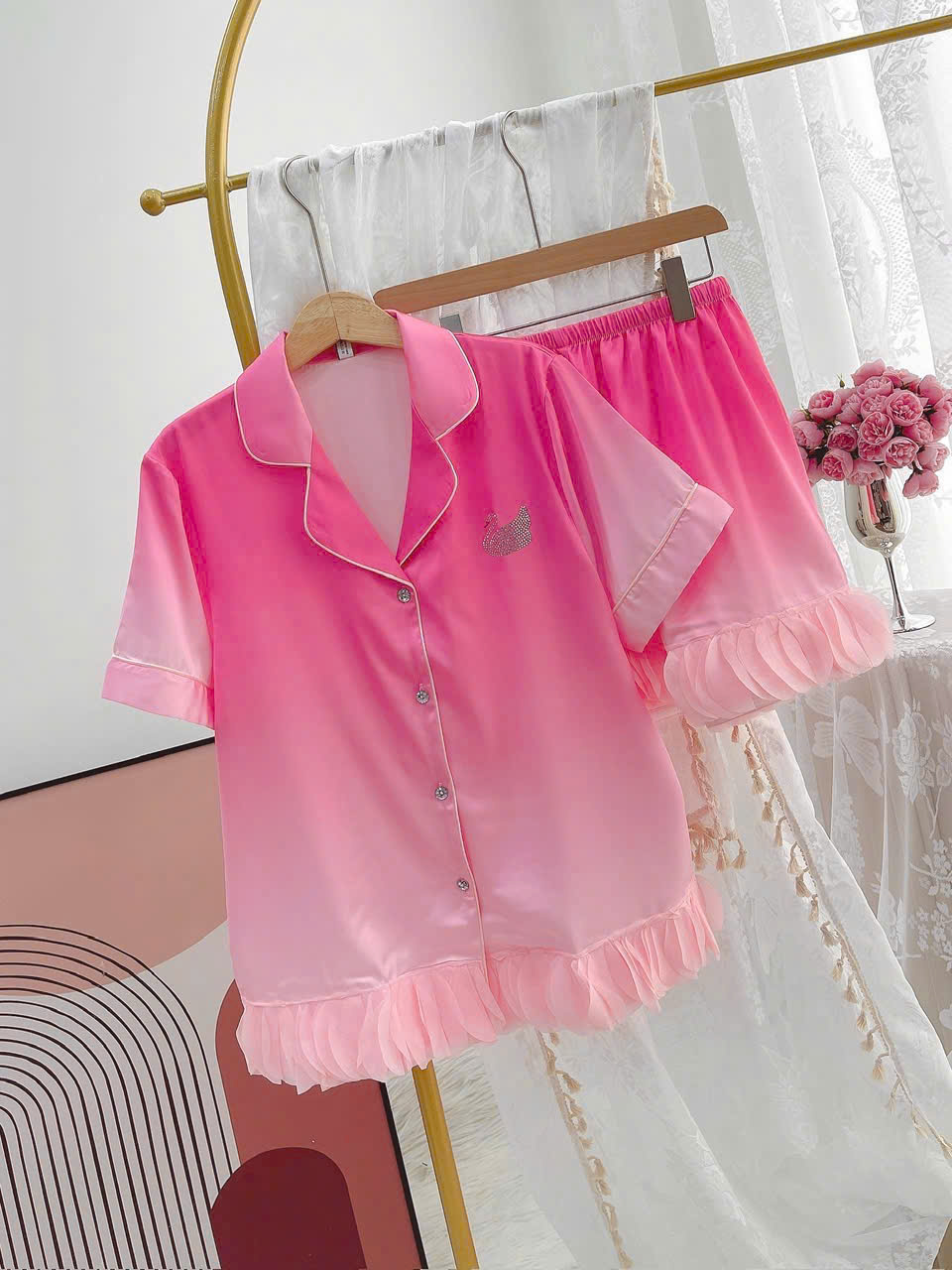 Bộ Đồ Ngủ B291 Lụa Quảng Châu Cao Cấp Đính Đá Thiên Nga Xinh Xắn