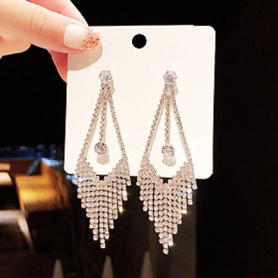 Bông tai hot girl sang chảnh đính đá bản to ấn tượng