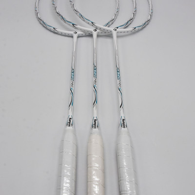 Vợt Cầu Lông KUMPOO K520 Pro Căng Sẵn 11kg Khung Carbon + Tặng Cuốn Cán Và Bao Đựng Vợt