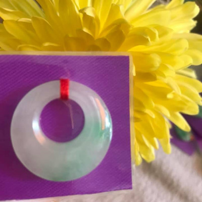 Mặt Dây Chuyền ĐỒNG ĐIẾU KIỂU TRÒN GIỮA TO ĐÁ Cẩm Thạch Tự Nhiên  Size 26,5mm x Dầy 5mm x Đk tròn bên trong 11mm  MÀU TRẮNG XANH LÁ BÓNG đá tự nhiên Đẹp