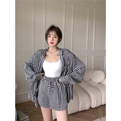 Áo sơ mi kẻ thời trang dáng dài rộng phong cách Hàn Quốc