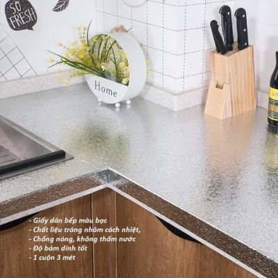 Cuộn giấy bạc dán bếp cách nhiệt dán tường nhà bếp chống thấm bền đẹp (3 mét khổ 60cm)