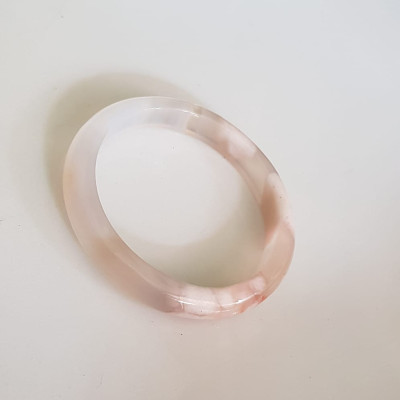 Vòng tay Nữ Bản Hẹ Mới Đá Mã Não Trắng Tuyết rau câu trong bóng quá đẹp luôn ạ Vòng Ni 53mm  x Cao 10mm x dầy 6,5mm Nữ mệnh Kim mệnh Thủy Cân nặng 52kg - 55kg đeo xinh tay đẹp lắm ạ