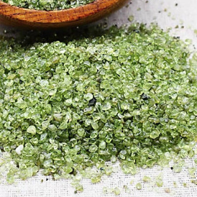 Đá thạch anh vụn peridot xanh - 1 kg