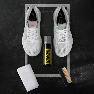 Bộ Vệ Sinh Giày Dép Làm Sạch Chuyên Sâu Giặt Giày gồm 1 bình xịt tạo bọt dung tích 150ml, 1 khăn mềm, 1 bàn chải mềm