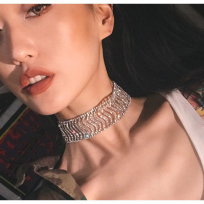 Vòng cổ choker đá lượn sóng sexy hot girl mẫu mới