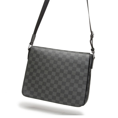 Túi đeo chéo nam DA cao cấp phong cách mới – BEE GEE DCN9124