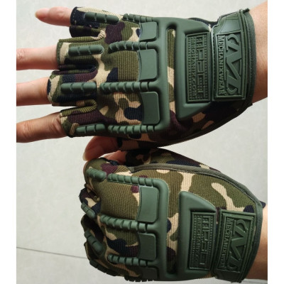 Bao  tay hở ngón thể thao  với  lớp cao su ở mu bàn tay  giúp  bảo vệ đôi tay của bạn , chống  trơn trượt,  dùng đi phượt , dã ngoại họa tiết rằn ri phong cách quân đội cho nam và nữ