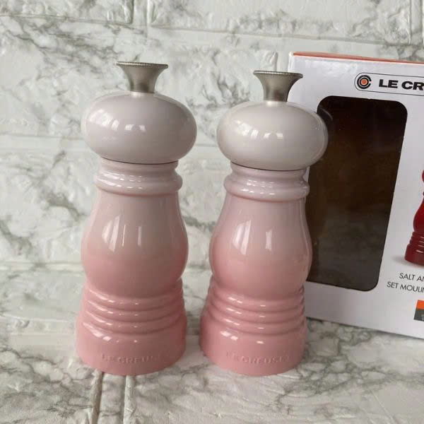 Set 2 lọ xay tiêu, muối hạt Le Creuset 12.5cm Hàng chính hãng