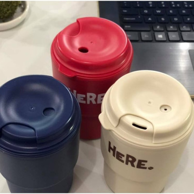 Ly cốc có nắp tiện lợi, giữ nhiệt nóng lạnh đều được 320ml, chất liệu nhựa PP (màu kem)