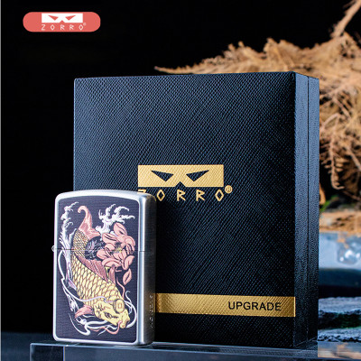 Vỏ Hột Quẹt Bật Lửa Xăng Đá Zorro Z2-1117 Họa Tiết Cá Chép Quần Hội Ao Sen Cực Đẹp Đem Lại May Mắn