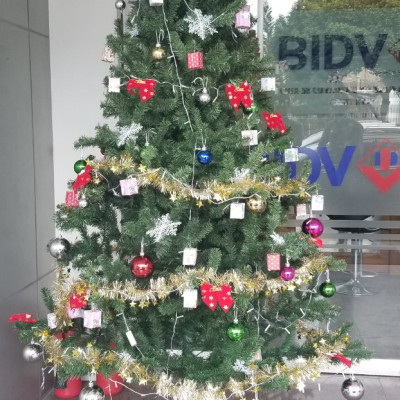 Cây thông noel màu xanh cao 3m - Đế sắt, tán dày và đẹp, cây thông chắc chắn và dể tháo lắp