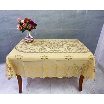 (Tặng 1 lót phần ăn 30 x45) Khăn Trải Bàn PAULEE WLG 751 (150 x 228 cm) hình oval - nền vàng, hoa văn phủ nhũ vàng, sang trọng, không thấm nước