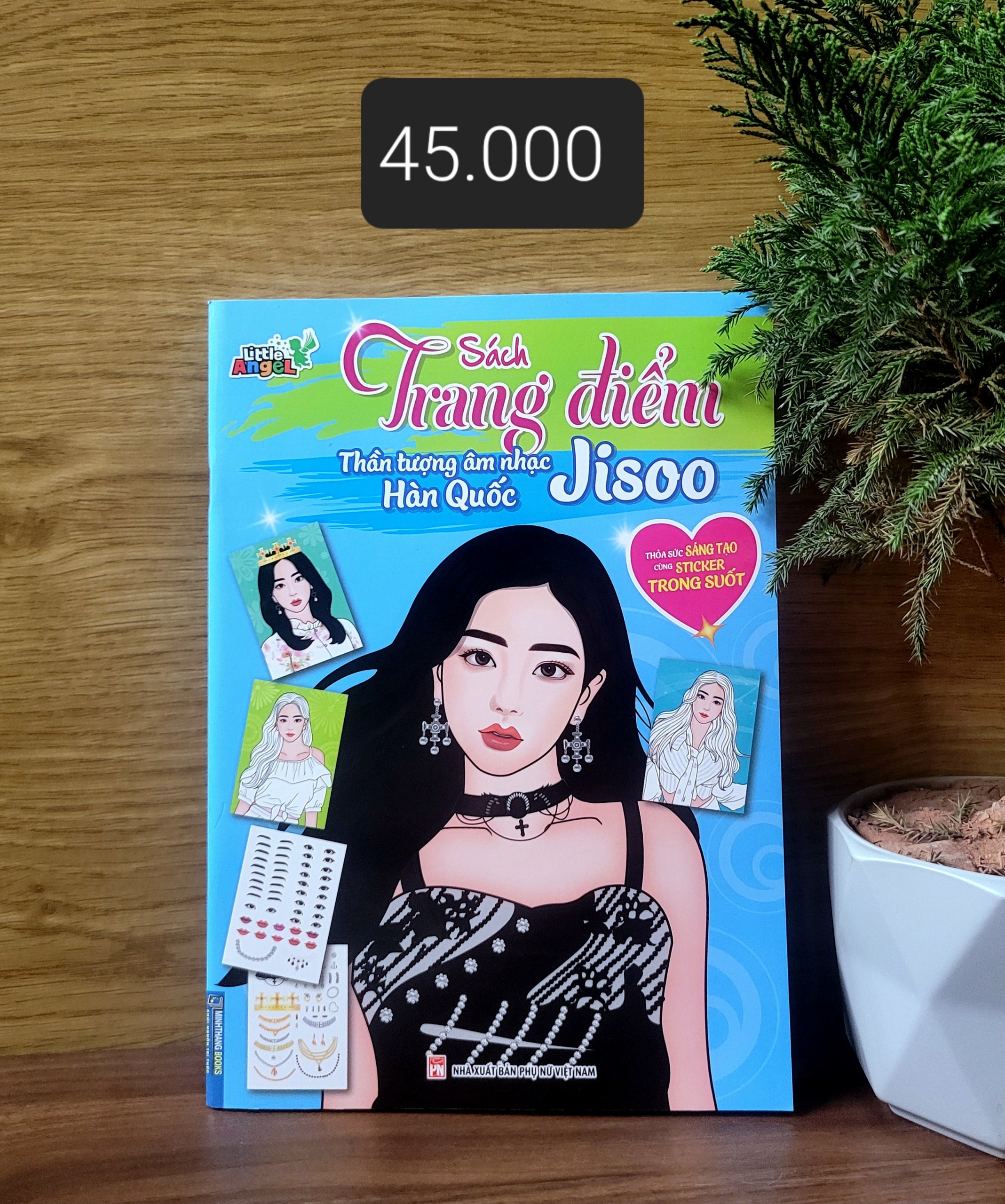 Sách - Trang điểm thần tượng âm nhạc