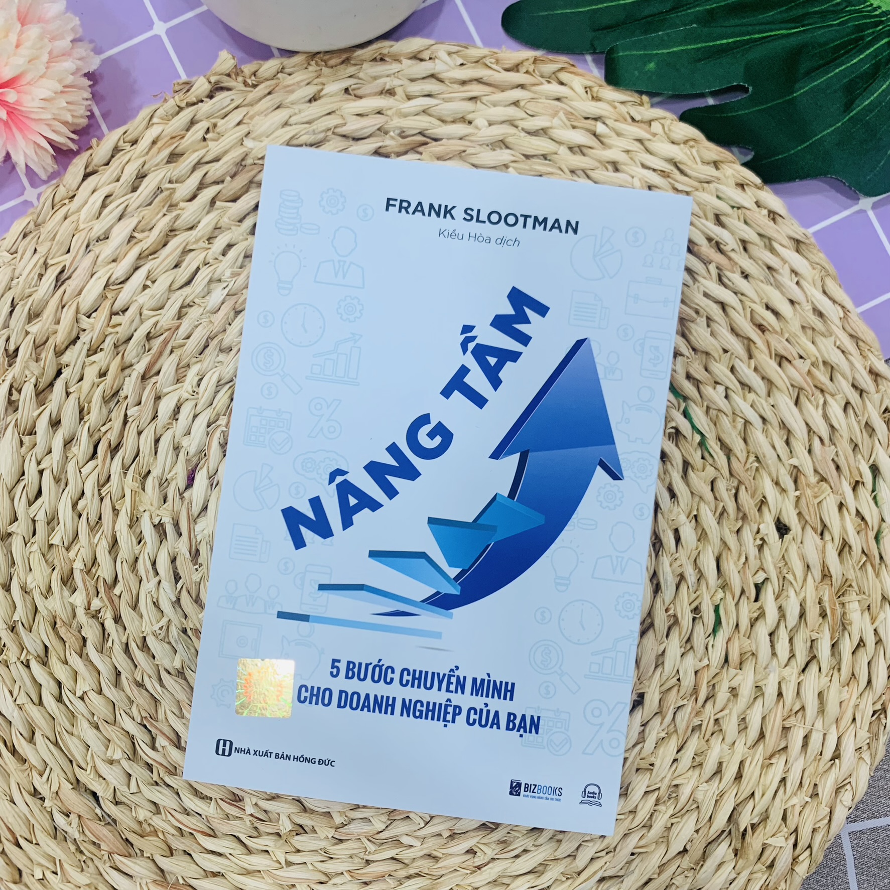 Cẩm Nang CEO Bí Quyết Để Trở Thành Nhà Lãnh Đạo Xuất Sắc: Quản Trị Kpi, Nâng Tầm Doanh Nghiệp, Bí Mật Quản Trị Nhân Lực Và OJT Công Cụ Phát Triển Nguồn Nhân Lực Kế Thừa
