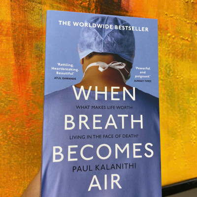 Sách - When Breath Becomes Air: Pulitzer Prize Finalist (THE MILLION COPY BESTSELLER) by Paul Kalanithi / Nonfiction /  Memoir /  Biography