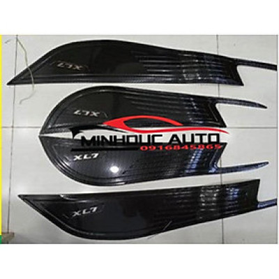 ốp tapli cánh cửa cho xe Suzuki XL7