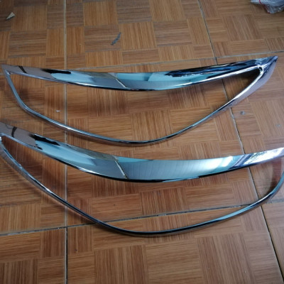 Bộ ốp viền đèn Pha mạ crom dành Cho xe Hyundai Accent 2018-2019