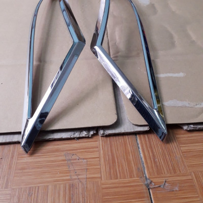 Bộ ốp viền đèn Pha mạ crom dành cho xe Mitsubishi Triton Form 2019-2020