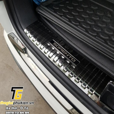 Bộ ốp chống trầy bậc cốp Kia Sorento 2021 - Mẫu Titan